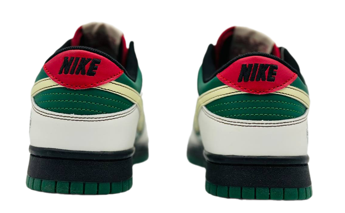 Nike SB Dunk Low Stussy